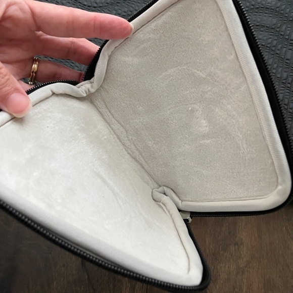 Arvok Laptop Case - Picture 6 of 6